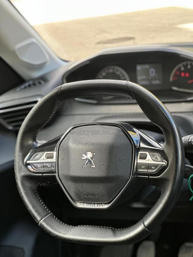 Peugeot 208 active modèle 2021 très bon état 
