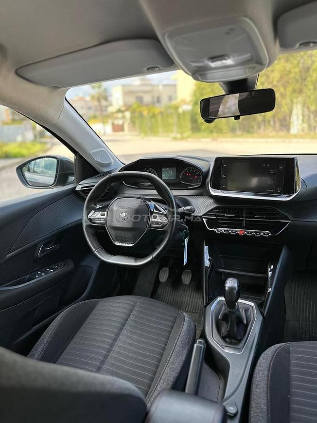 Peugeot 208 active modèle 2021 très bon état 