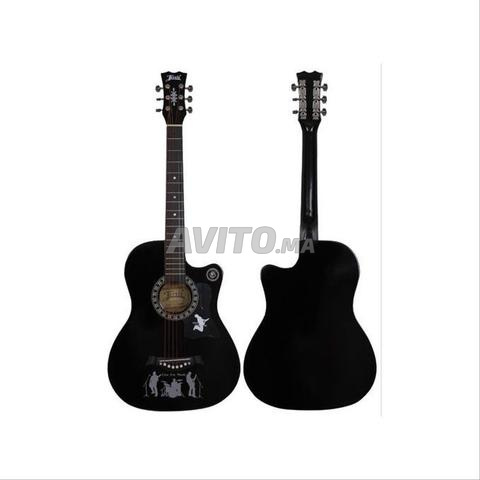 Guitare classique avec sa pochette