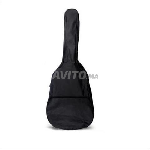 Guitare classique avec sa pochette - 2