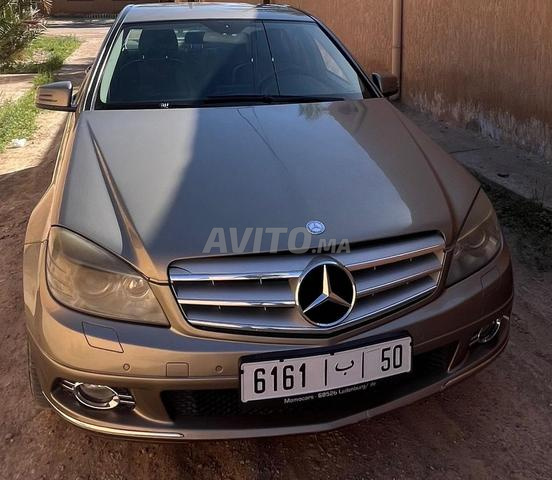 MERCEDES-BENZ C220 D2016