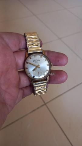 حقائب رجالية متوسطة الحجم ممتازة