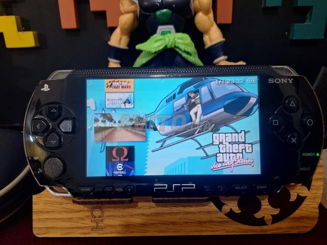 PSP 1004 بحالة ممتازة 8G مليئة بالألعاب - 2