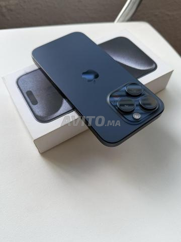 iPhone 15 pro 256 Go batterie 84%