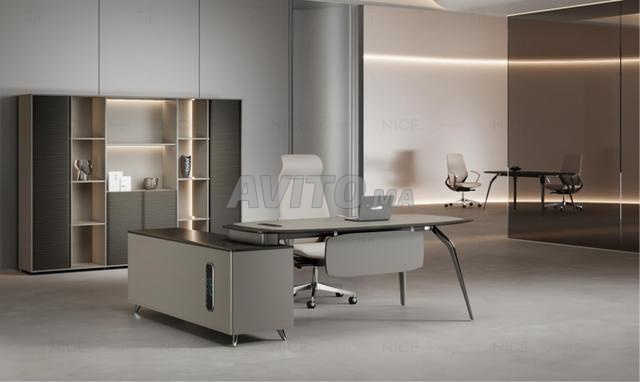 مكتب خشبي - MDF بتصميم ممتاز