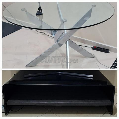 طاولة طعام وقطعة أثاث تلفاز من الزجاج المقسى