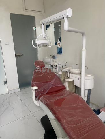 كرسي أسنان Gnatus فعال بحالة جيدة