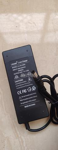 Chargeur 42V - 2