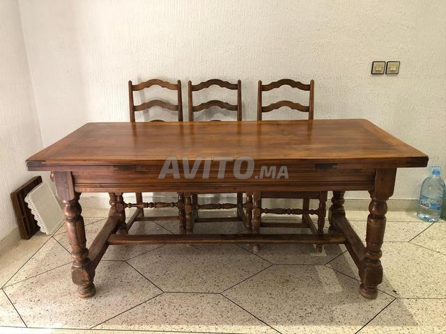 طاولة طعام أنيقة - 2