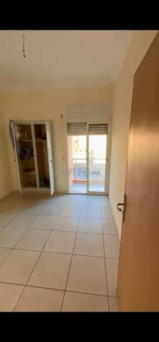 شقة فارغة 3 غرف للكراء بعين مزوار - 2