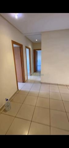 Appartement vide 3 chambres à louer ain mezouar - image 3