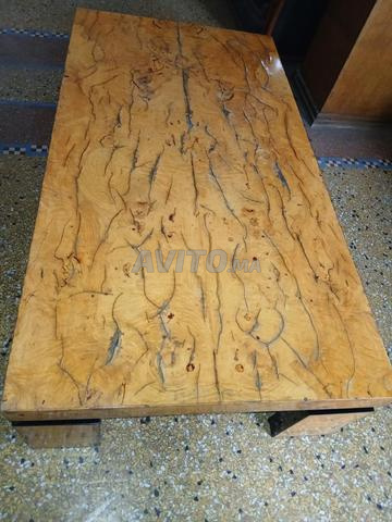 طاولة صفراء - 2