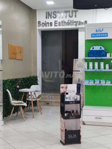 صيدلية كبيرة وصالون تجميل - 2