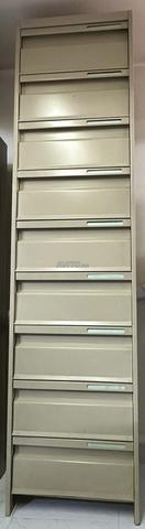 خزانة معدنية بـ 9 أدراج