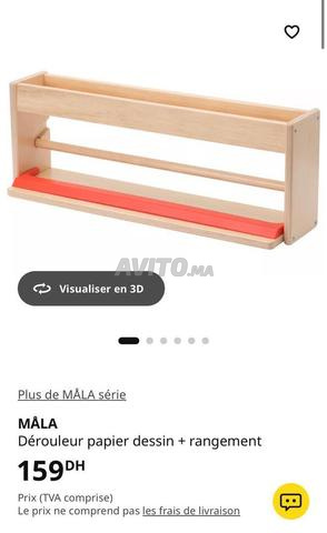 حامل ورق رسم مع أقلام تلوين