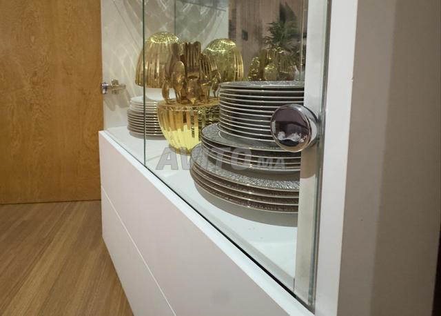 Vitrine moderne avec éclairage LED - État Neuf - 2