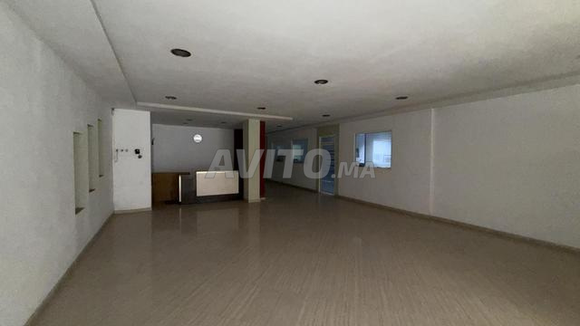 Local commercial 1 350 m² – Av Moulay Ismail - 2