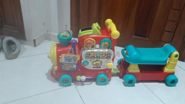 قطار تعليمي موسيقي باللغة الإنجليزية