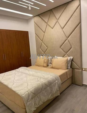 شقة فارغة للكراء الشهري بعمارة نظيفة بالمصعد