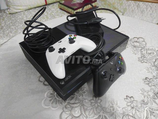Xbox one avec 2 manettes originales - 2