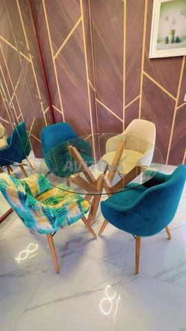 Table à manger ronde avec 4 chaises - 2