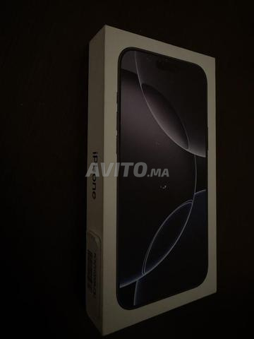iPhone 16 Pro Max état neuf