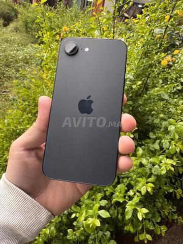 iPhone 16 E très bon état