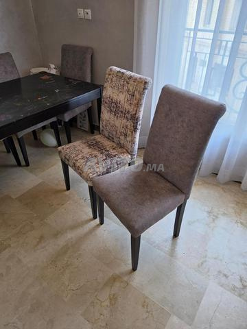 طاولة طعام خشبية و 6 كراسي مجددة - 2