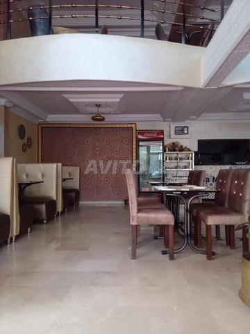 محل تجاري للبيع برخصة مطعم مجهز بالكامل