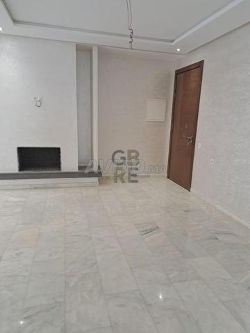 Bel appartement neuf à louer à El Menzeh - image 3