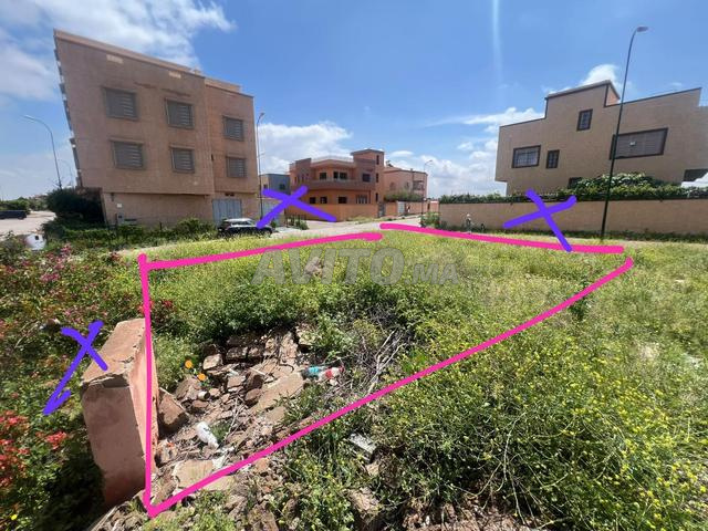 🏡 أرض 171 م² – 3 واجهات - 2