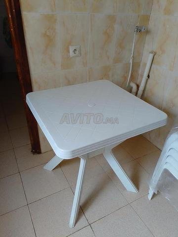 Table avec des chaises