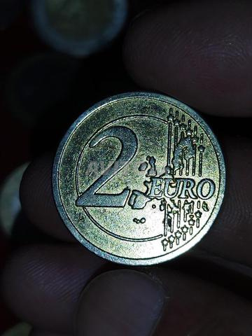 قطعتين نسخ من الأورو قبل الإصدار - 2