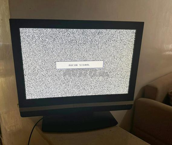 زوج فوتيات جلد بالمخاذ وتلفاز ثمن مناسب - 2