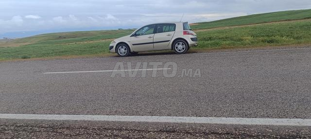 Vente Megane bien entretenue.. Whatsapp