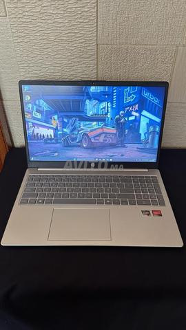 Laptop HP 15 Ryzen AMD série 7000 neuf