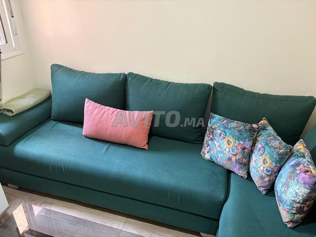 Canapé et vitrine - 2