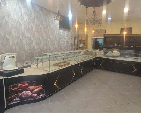 بيع فيترينة حلويات وثلاجة عمودية - 2