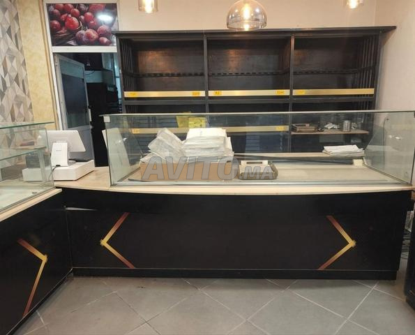 بيع فيترينة حلويات وثلاجة عمودية