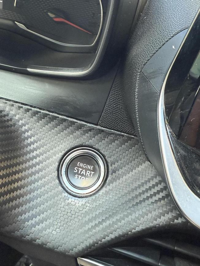 Peugeot 208 Diesel Manuelle 2023 à Casablanca