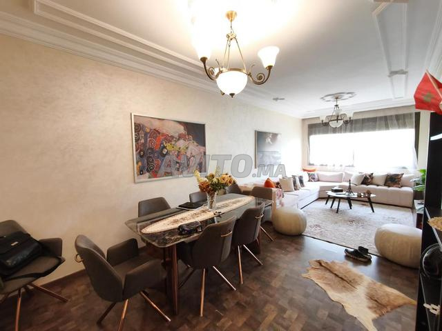 شقة للبيع بمساحة 202 متر مربع في الرباط