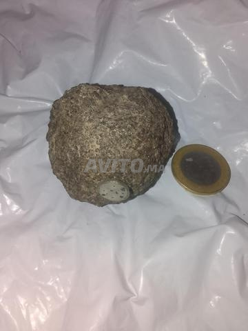 حجر نيزكي قمري - 2