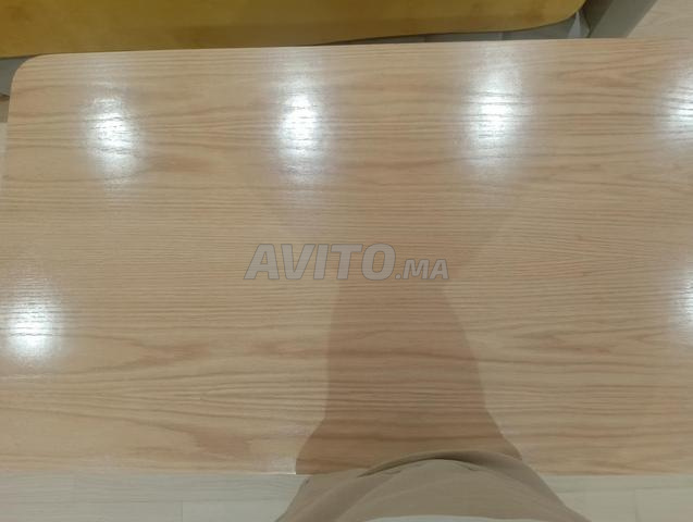 طاولة خشبية أنيقة ومتينة - 2