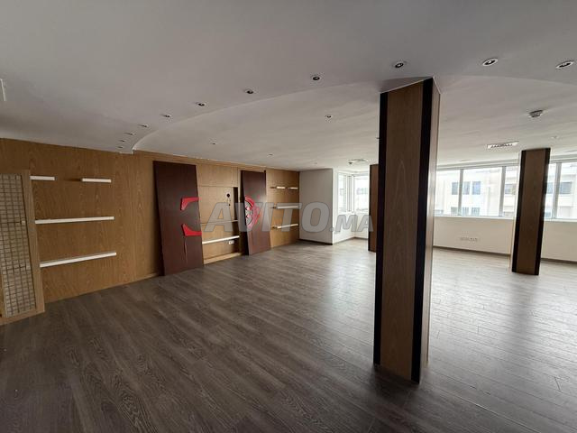 مكتب على الشارع الرئيسي - 2