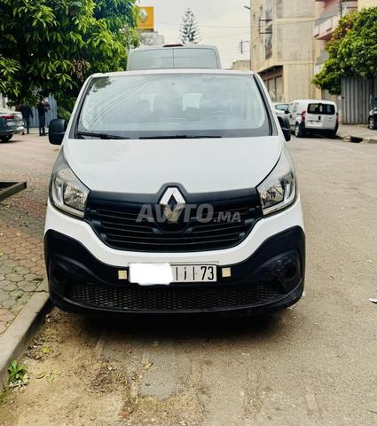 RENAULT Trafic 9 places