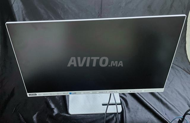 Écran Lenovo et PC HP