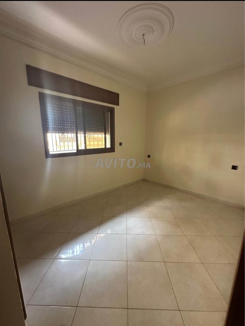 Appartement vide à louer Aïn Chock près de l'école Banque Populaire - image 2