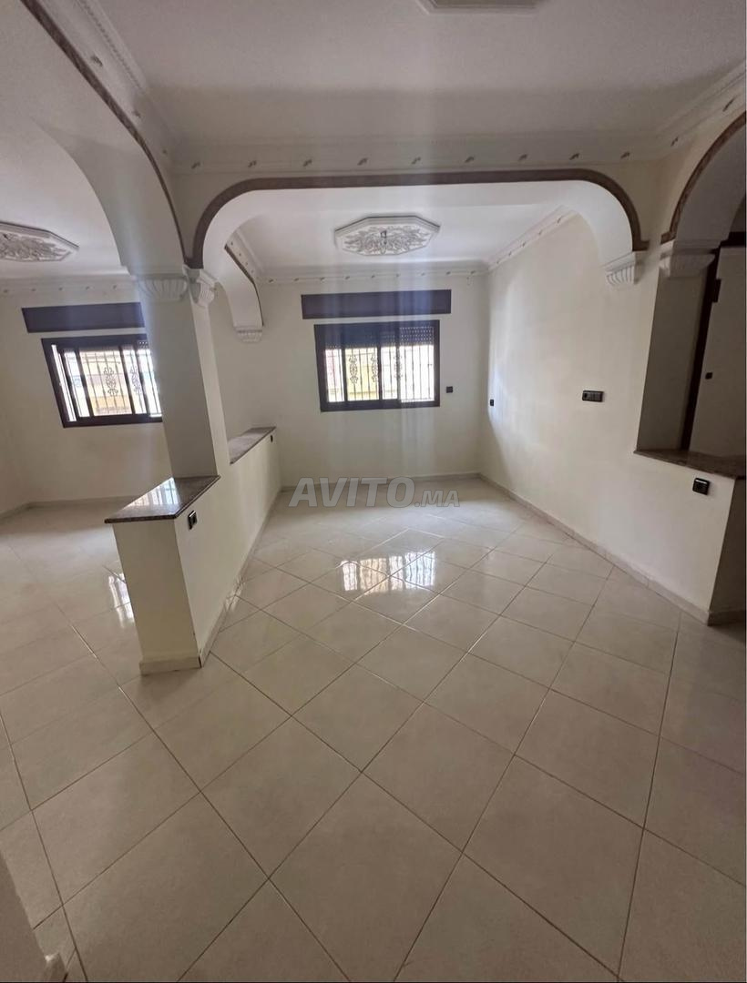 Appartement vide à louer Aïn Chock près de l'école Banque Populaire