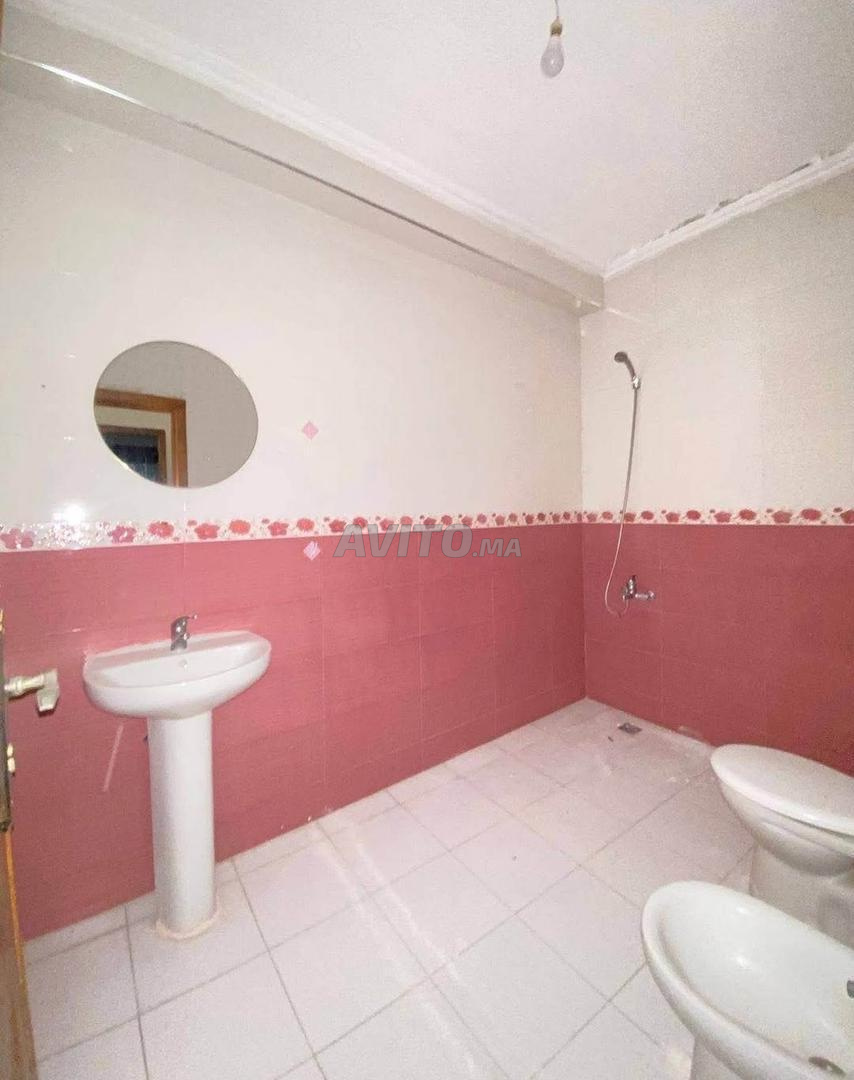 Appartement vide à louer Aïn Chock près de l'école Banque Populaire - image 4