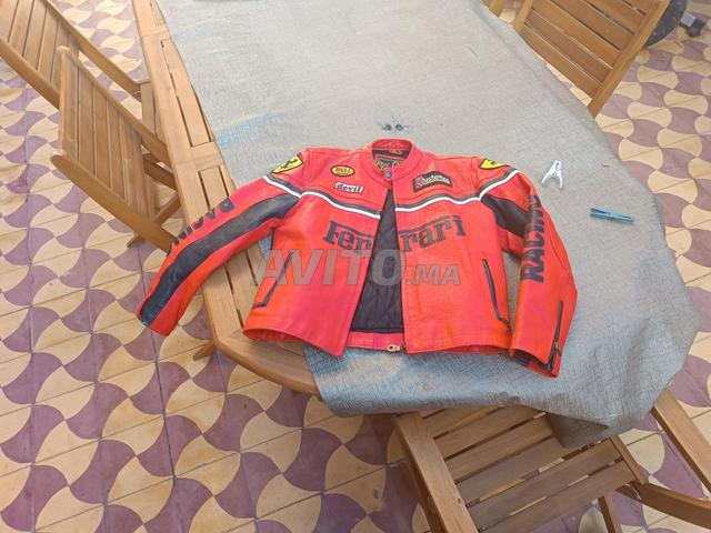 سترة فيراري جلد للأطفال من 8-10 سنوات